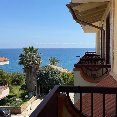 Albergo Perseo Portopalo Di Capo Passero Exterior photo