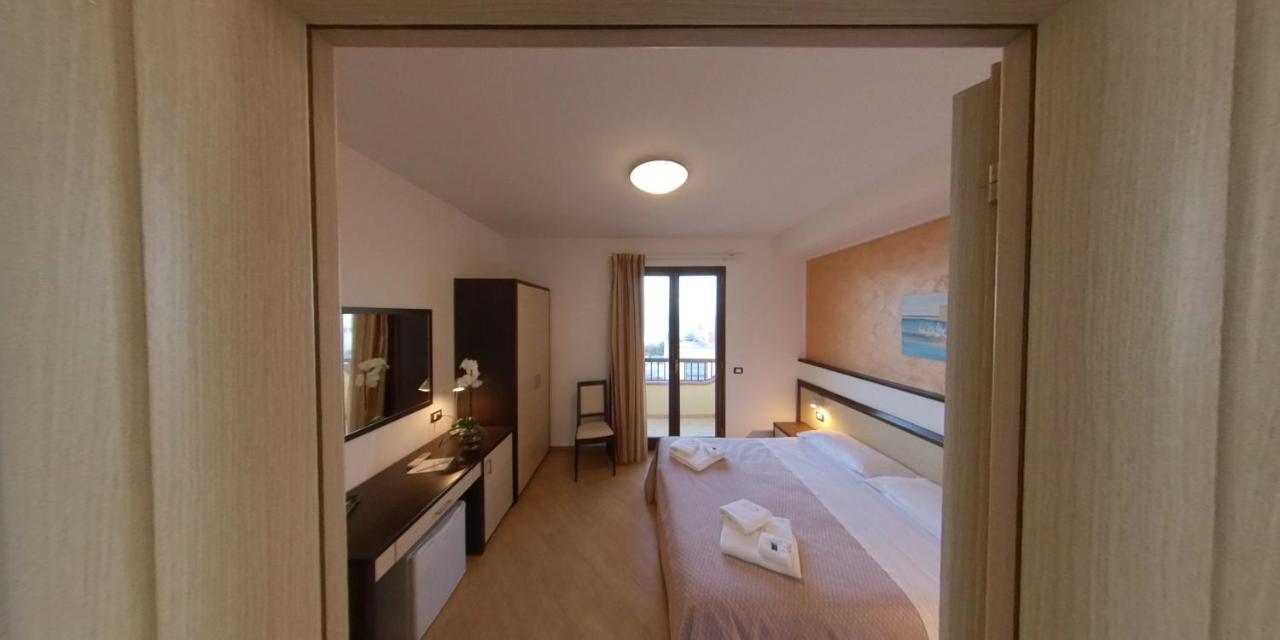 Perseo 3* Portopalo Di Capo Passero